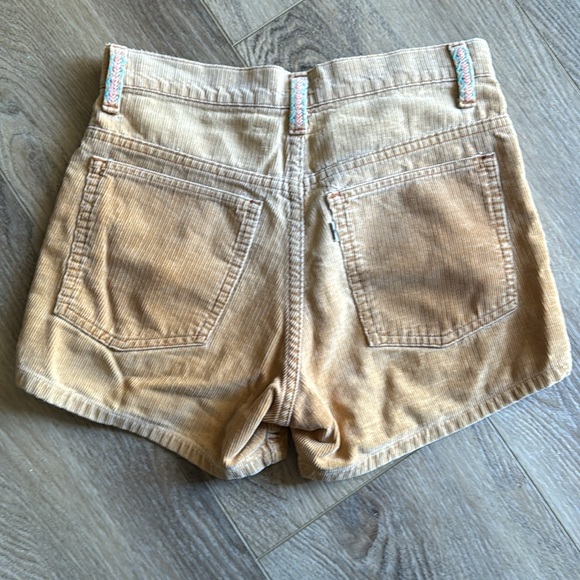 Levi’s Vintage Corduroy shorts - Picture 2 of 6